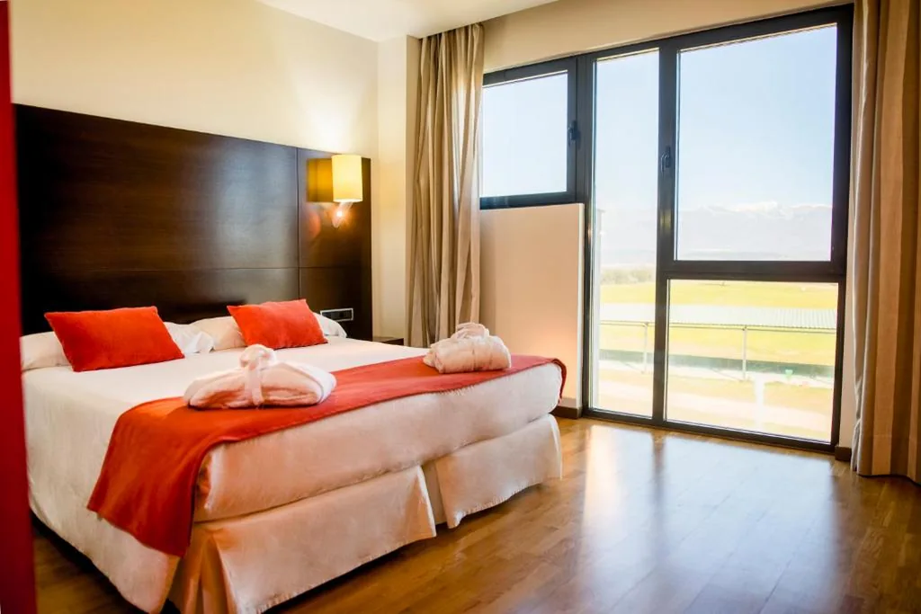 Junior Suite — Hospedium Hotel Valles de Gredos Golf