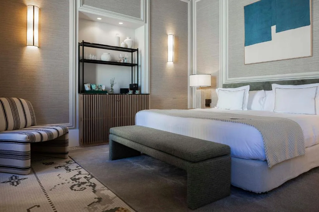 Superior-Zimmer mit extragroßem Bett — Hospes Palacio de los Patos, a Member of Design Hotels
