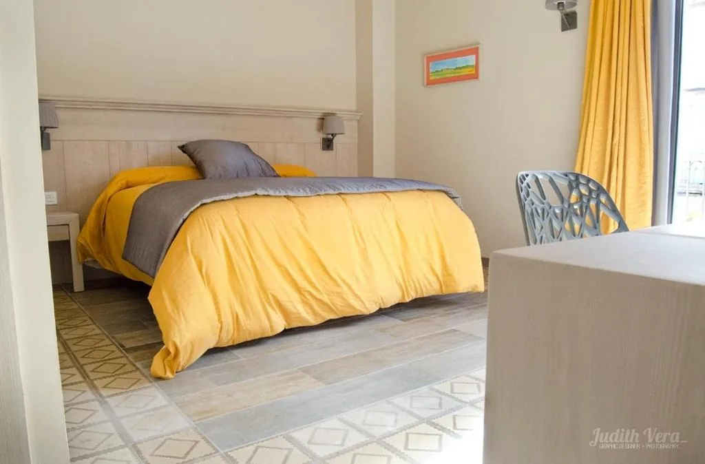 Habitación Doble con balcón - 1 o 2 camas — Hostal 1888
