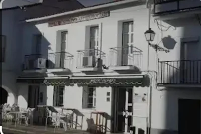 Hostal 2 estrellas -Restaurante Las Tres Encinas EN EL CENTRO DEL PUEBLO — foto 5