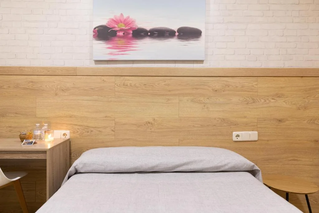 Innen liegendes Doppelzimmer — Hostal 82