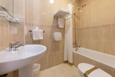 Hostal 82 — Foto 10