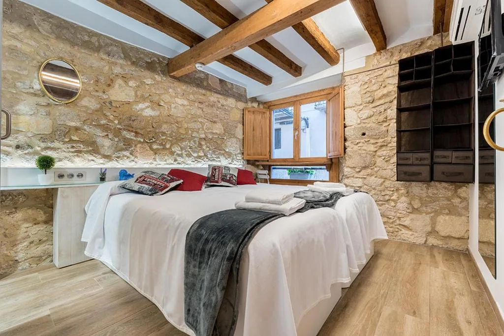 Habitación Doble con baño privado - 2 camas — Hostal 977