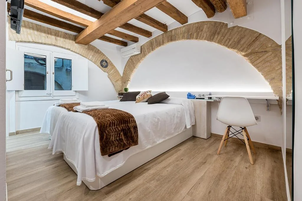 Habitación Doble con baño privado - 2 camas — Hostal 977