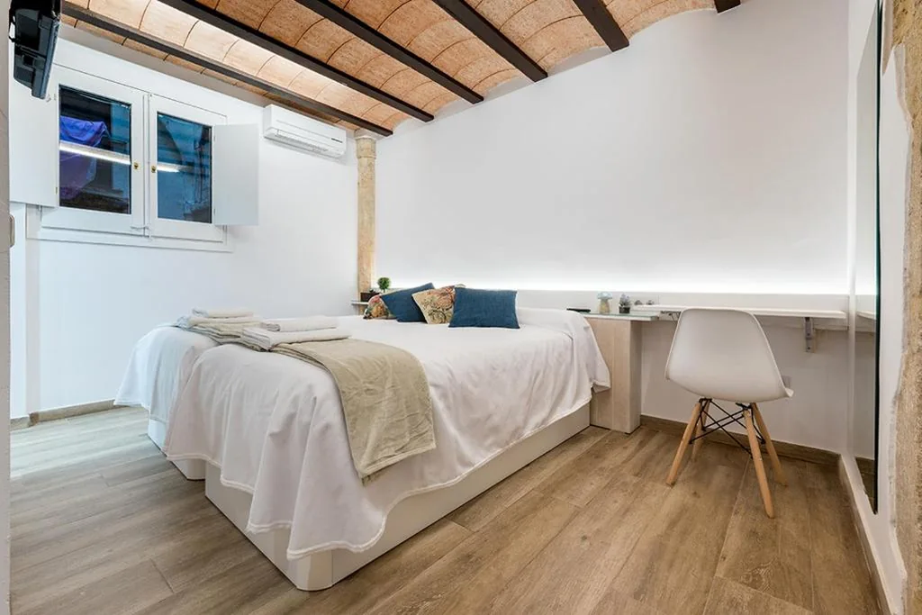 Habitación Doble con baño privado - 2 camas — Hostal 977