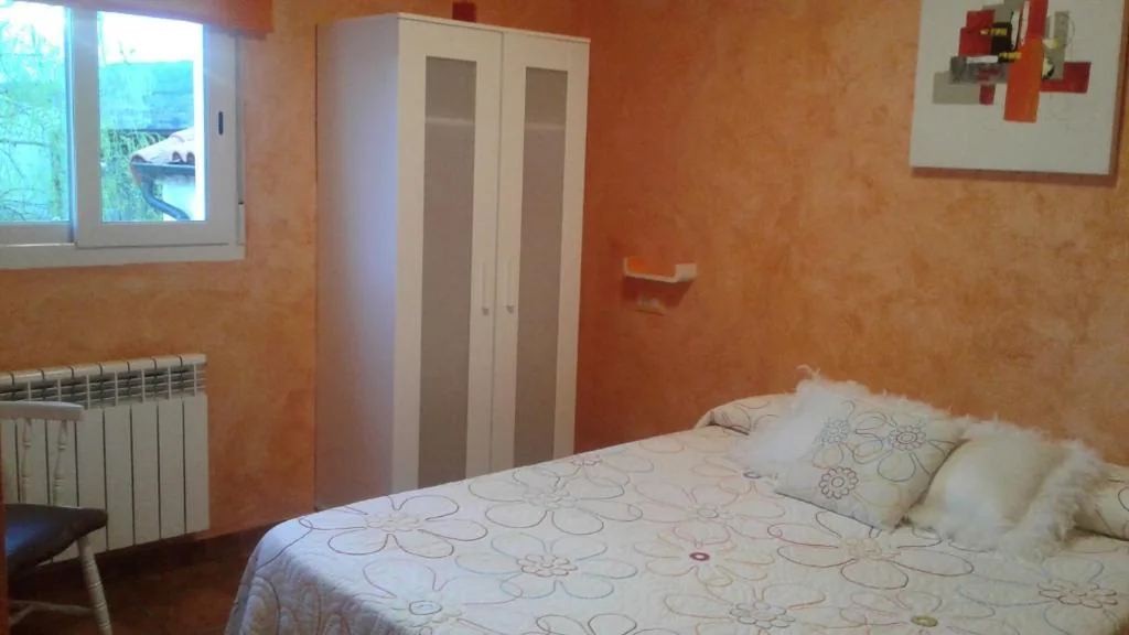 Habitación Doble con baño privado — Hostal A La Sombra Del Laurel