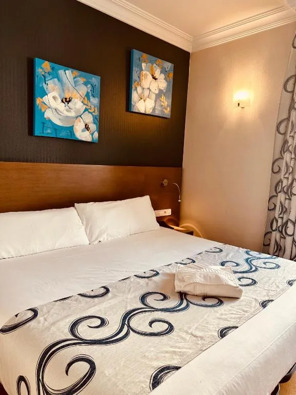 Habitación Doble — Hostal Abadia Madrid