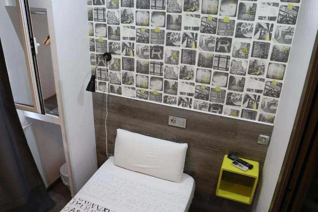 Quarto Individual — Hostal Abril Madrid