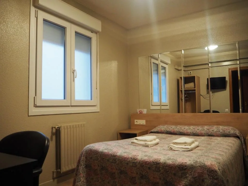 Eenpersoonskamer — Hostal Acella