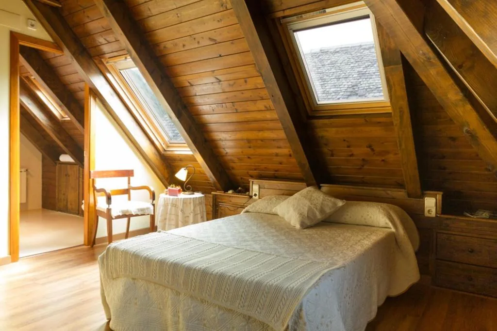 Habitación Doble Grande — Hostal Aiguamog