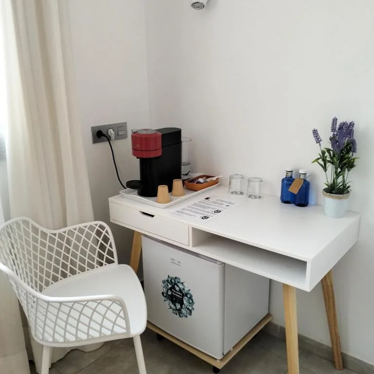 Large Double Room — Hostal Aires del Mar