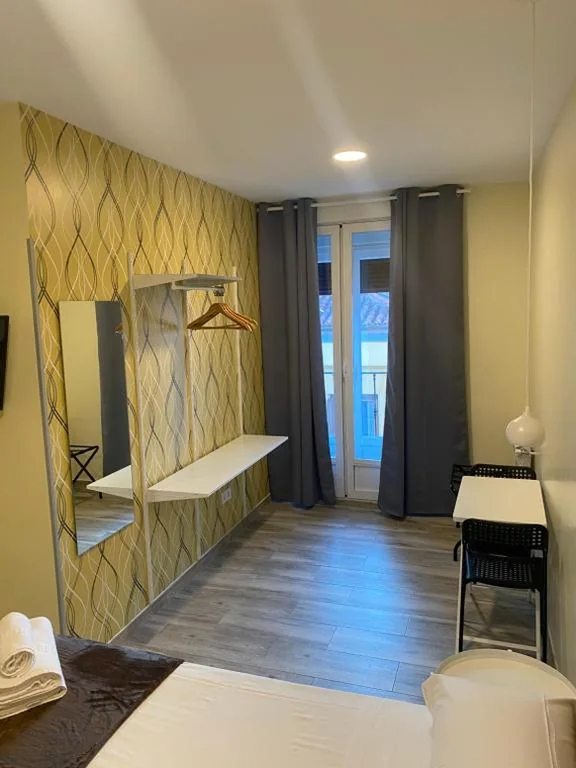 Quarto Duplo Deluxe com varanda — Hostal Alaska