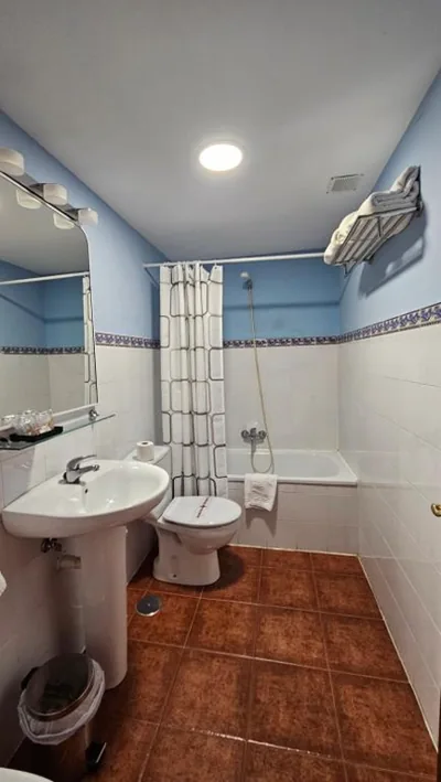 HOSTAL ALBE — Foto 3