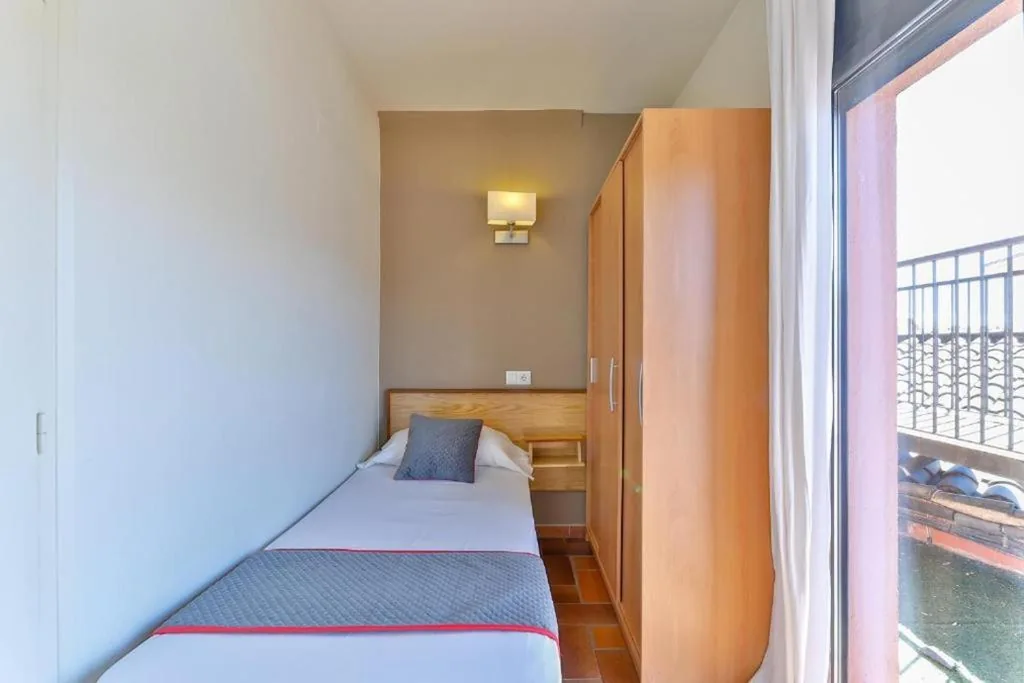 Eenpersoonskamer — Hostal Alberana
