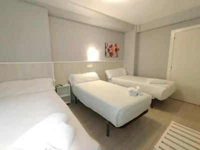 Hostal Albero by gaiarooms — photo 10