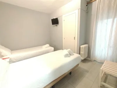 Hostal Albero by gaiarooms — photo 12