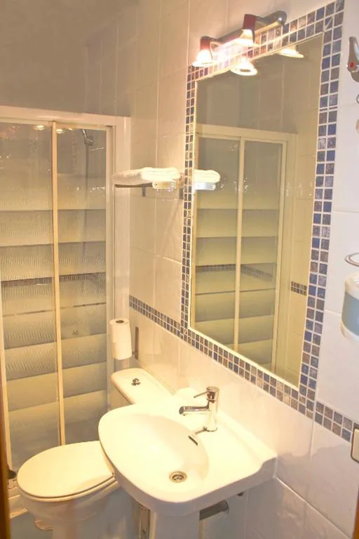 Einzelzimmer — Hostal Alcántara