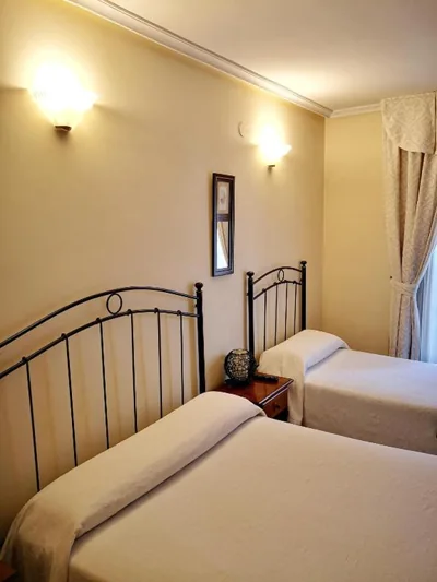 Hostal Alcántara — Foto 12