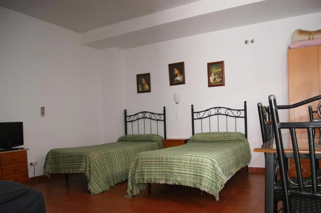 Camera tripla — Hostal Alcázar
