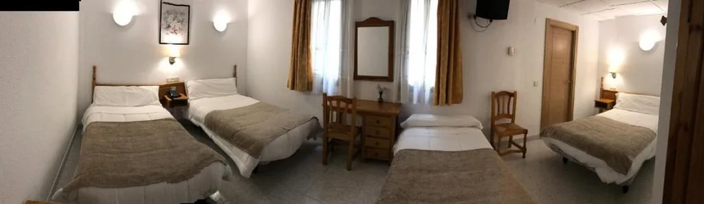 Camera Quadrupla — Hostal Alcázar