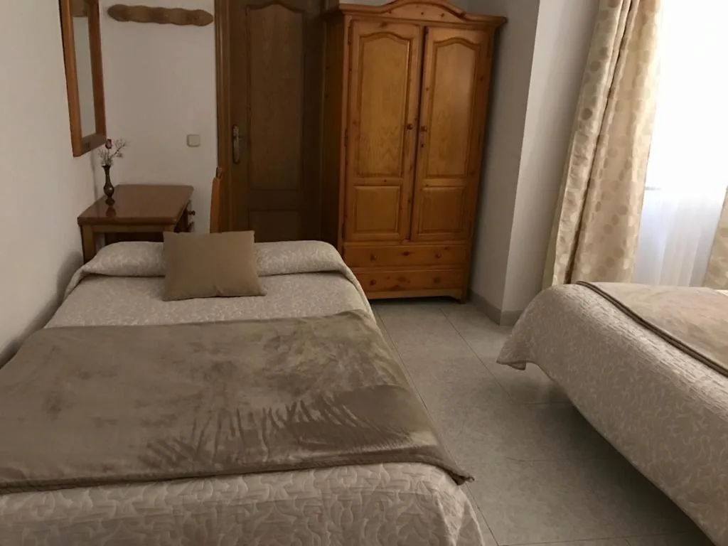 Camera Tripla — Hostal Alcázar