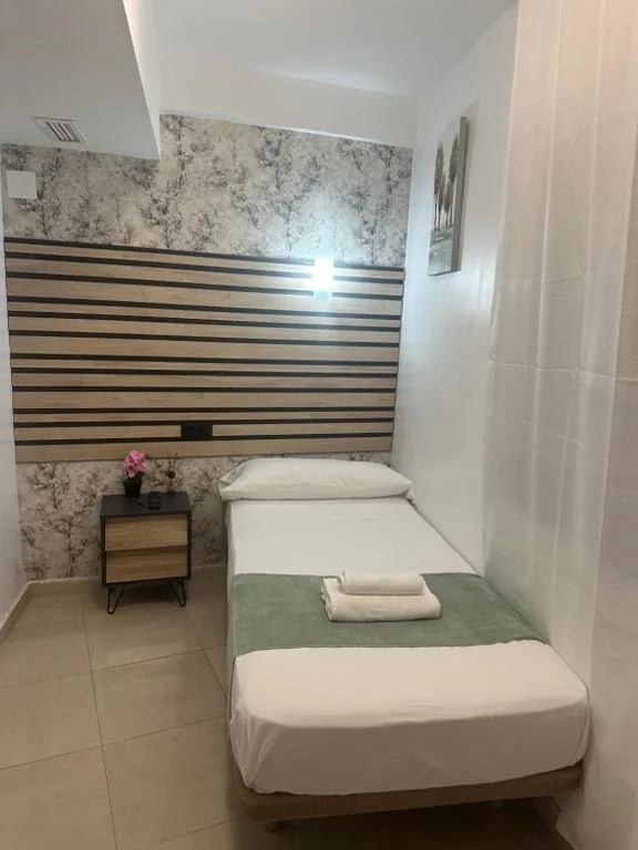 Habitación Individual — Hostal Alegria Alicante