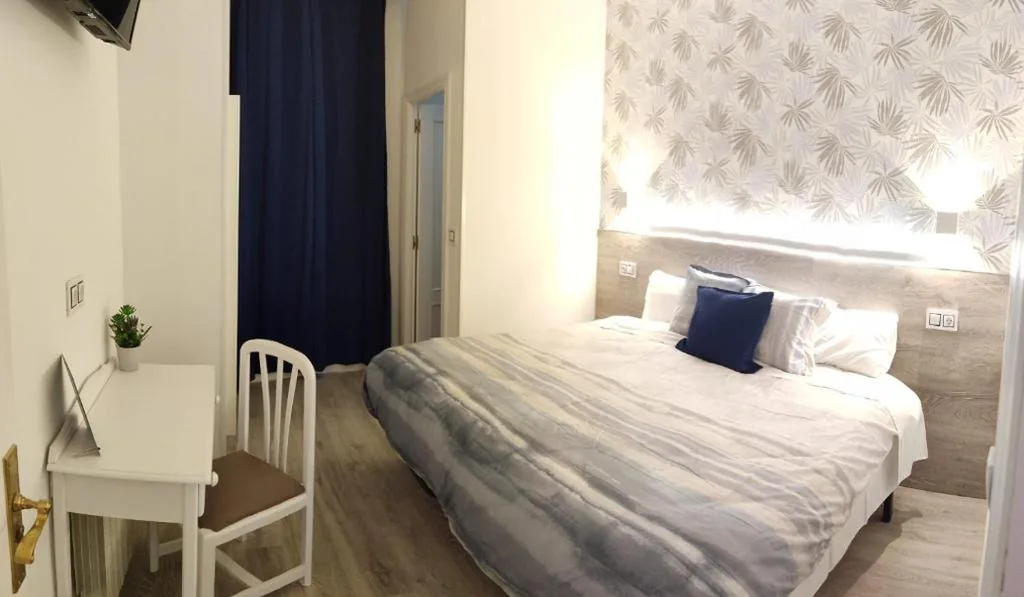 Habitación Doble — Hostal Alfaro