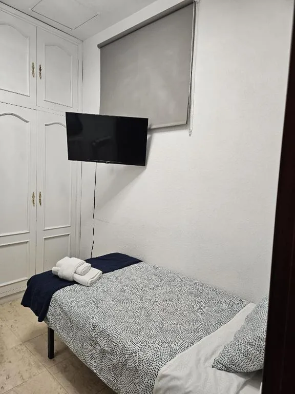 Habitación Individual Estándar con baño compartido — Hostal Alfaro
