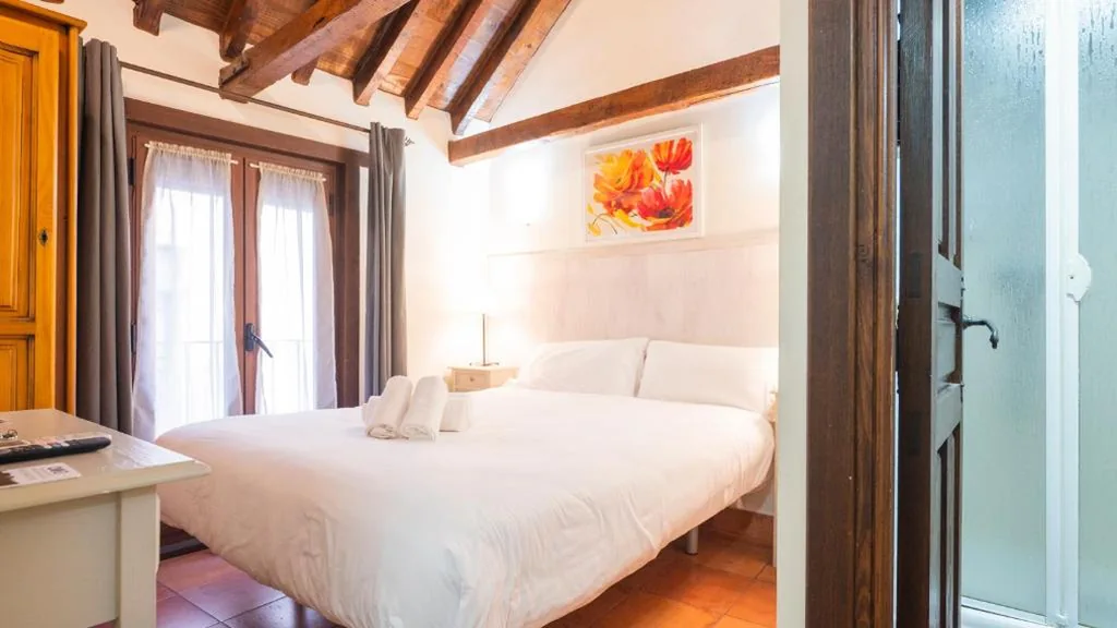 Habitación Doble — Hostal Alfonso XII by Toledo AP