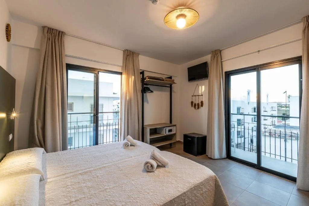 Habitación Superior - 1 cama grande — Hostal Alicante
