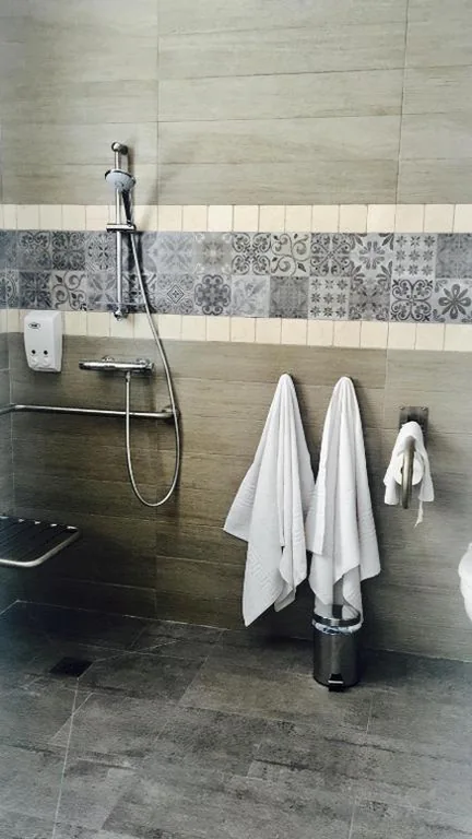 Quarto Individual adaptado para pessoas com mobilidade reduzida — Hostal Alisol Boutique San Pedro