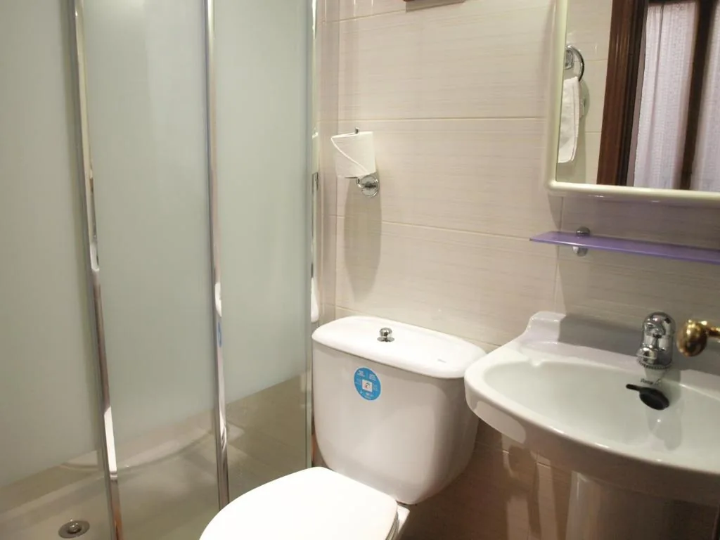 Quarto Individual Pequeno — Hostal Aliste