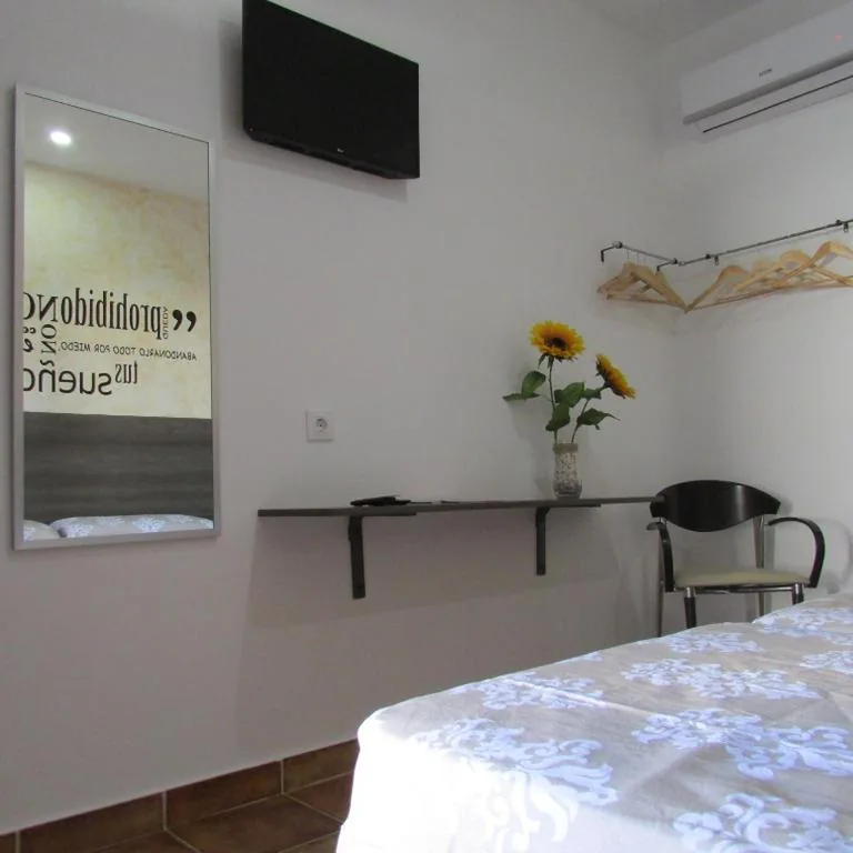 双人间－1张或2张床 — HOSTAL Almagro - Parking