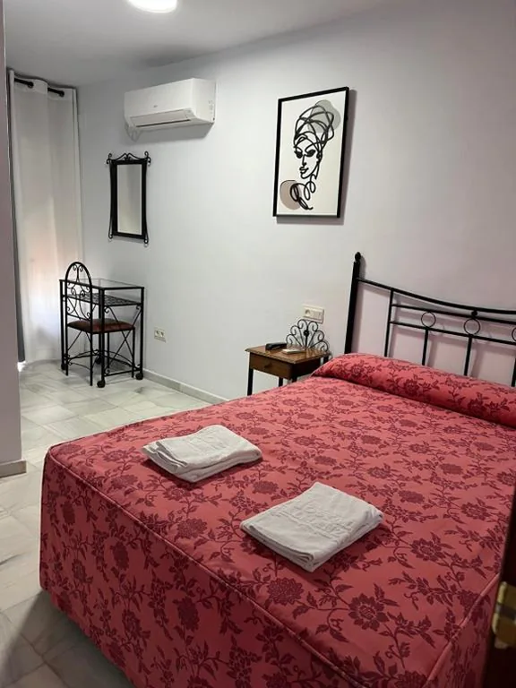 Habitación Doble — Hostal Almanzor