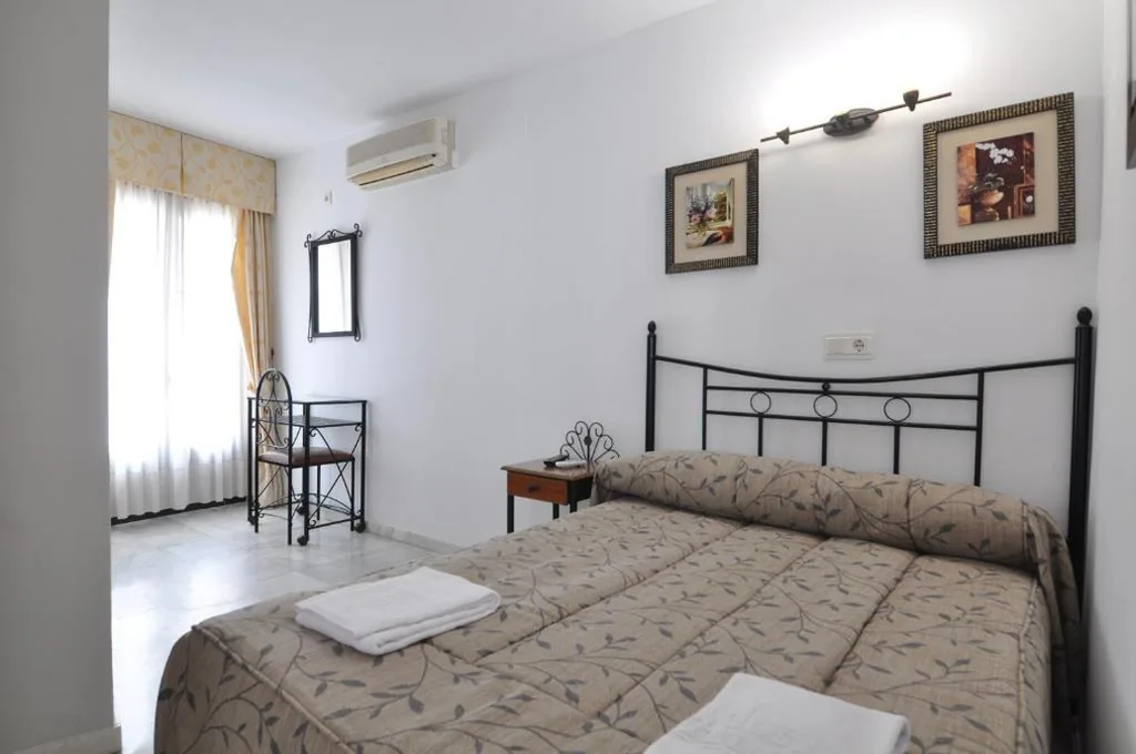 Habitación Individual — Hostal Almanzor