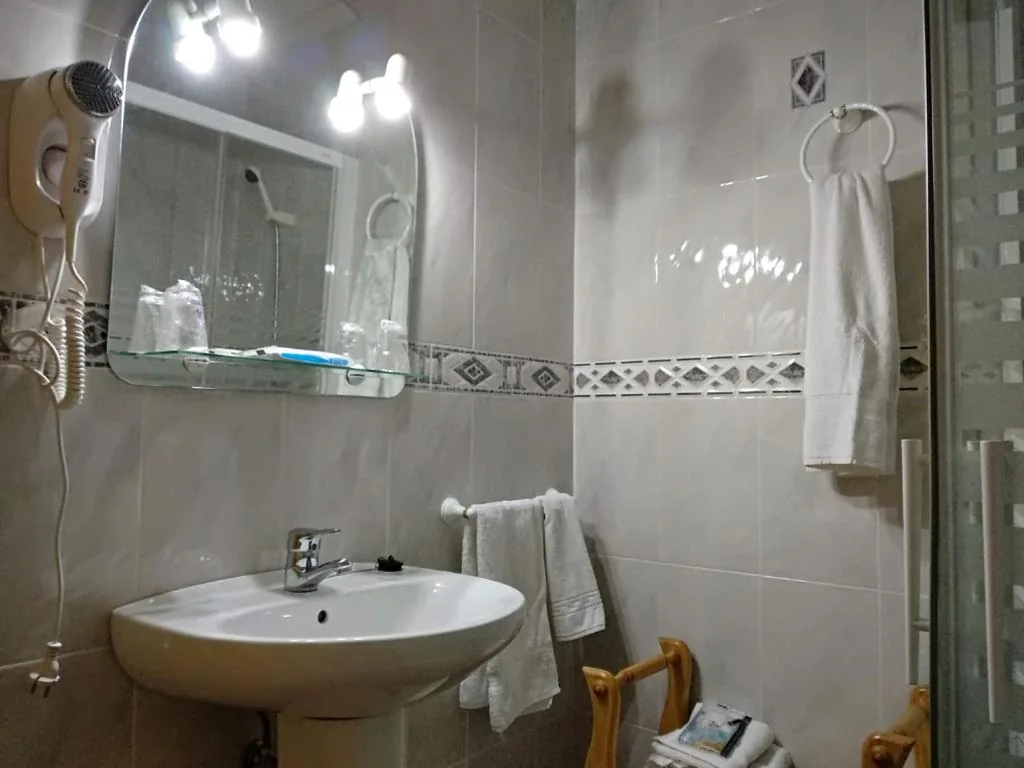 Hostal Almenara