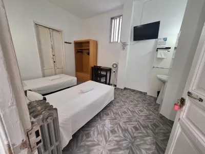 Hostal Alonso No Limit Madrid — Foto 11