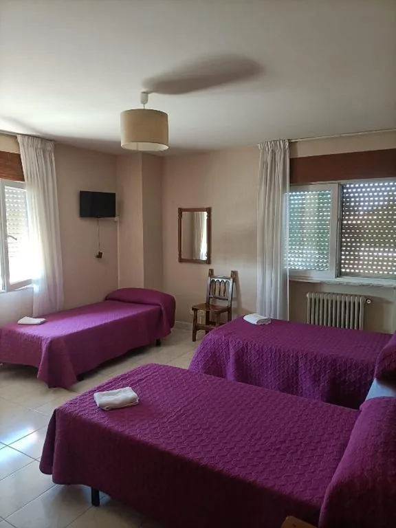 Habitación Triple Básica — HOSTAL ALTO PÁRAMO