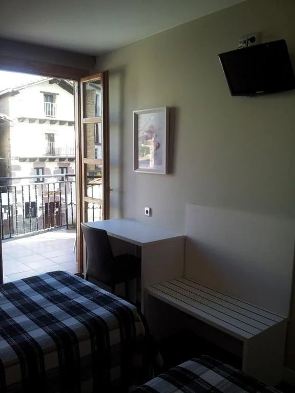 Habitación Doble - 2 camas — Hostal Ameztia
