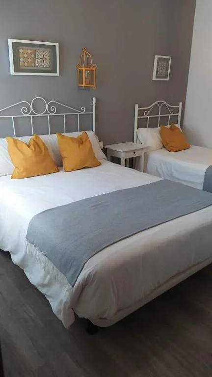 Driepersoonskamer — Hostal Andalucía