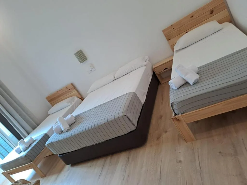 Quadruple Room with Shared Bathroom — HOSTAL ANDREA SOL