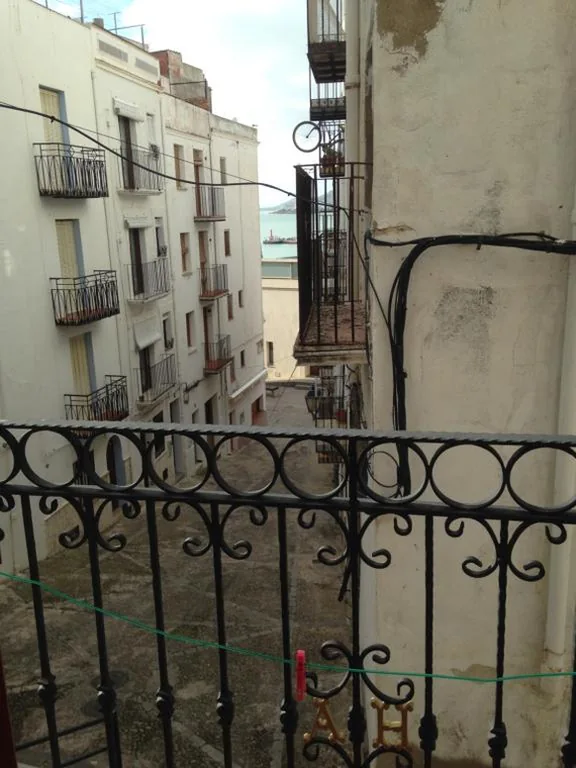 Doppelzimmer mit Balkon – 1. Etage — Hostal Aranda
