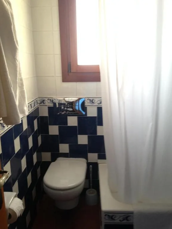 Doppelzimmer mit Balkon und Meerblick — Hostal Aranda