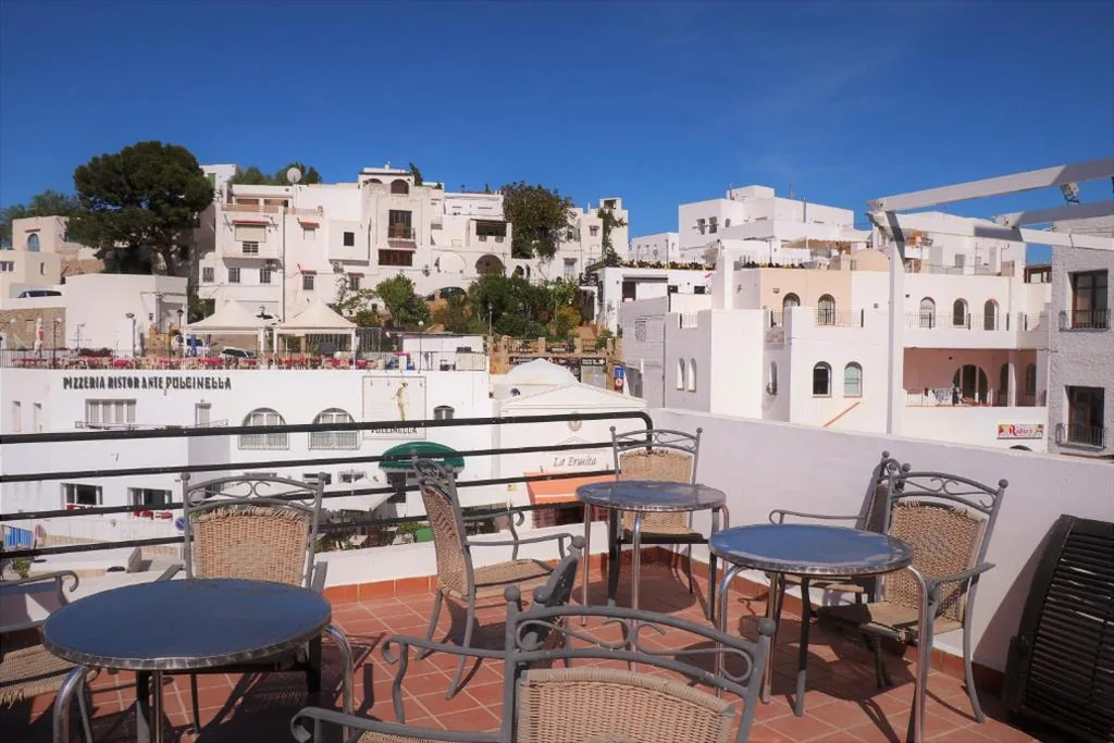 Habitación Doble con terraza — Hostal Arco Plaza