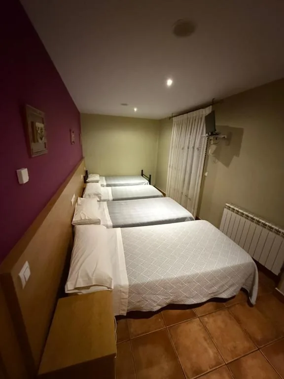 Familienzimmer — Hostal Arévacos