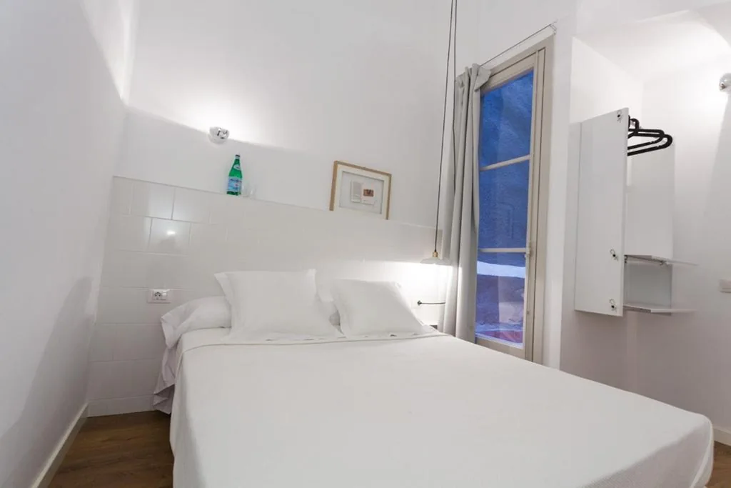 Economy-Innen-Doppelzimmer – ohne Aussicht — Hostal Argo