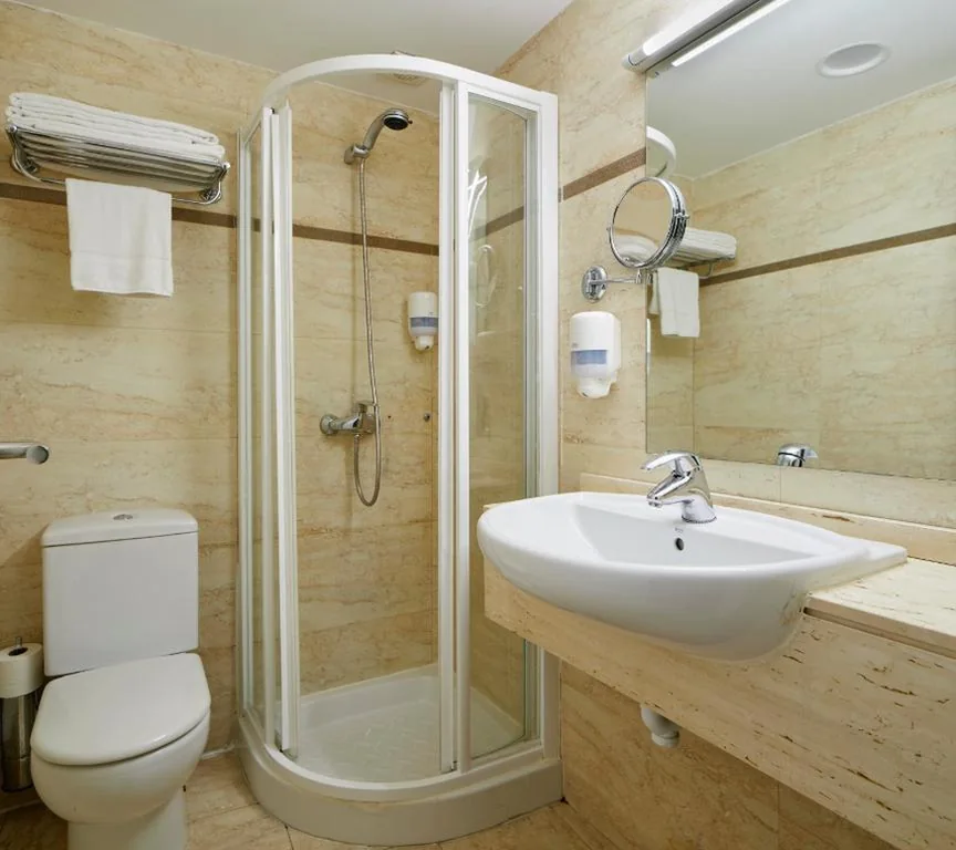 Camera doppia superior - 1 o 2 letti — Hostal Arriazu