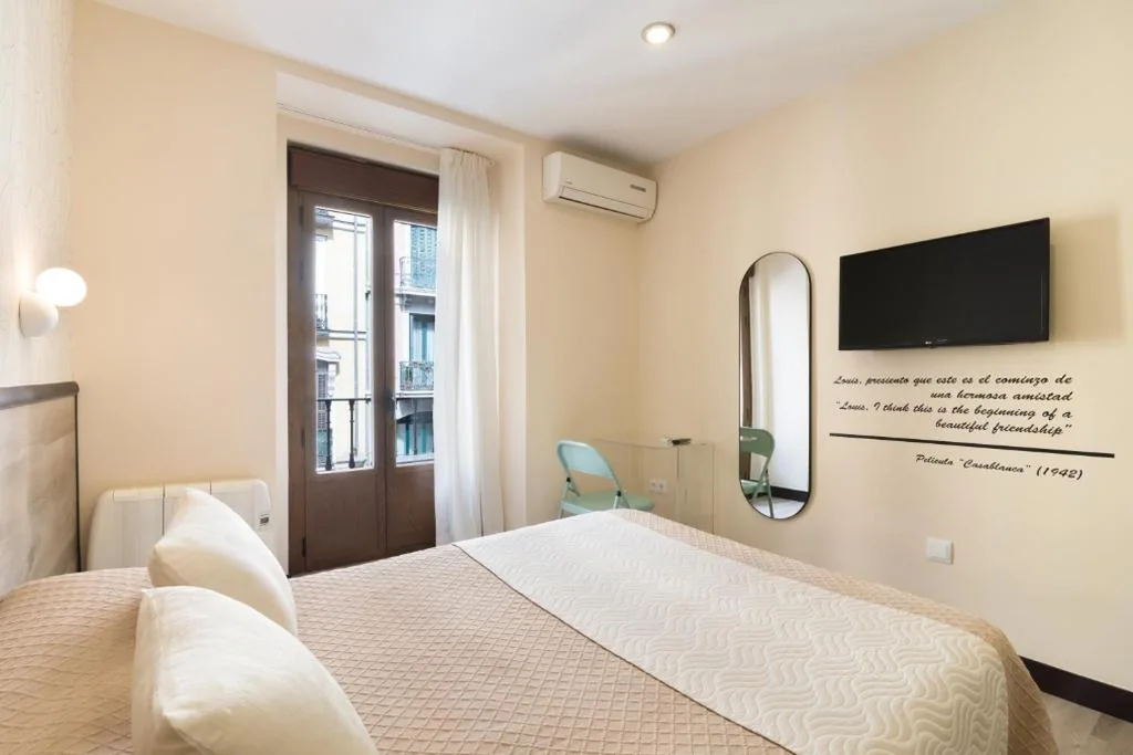 Doppelzimmer mit Balkon — Hostal Art Madrid
