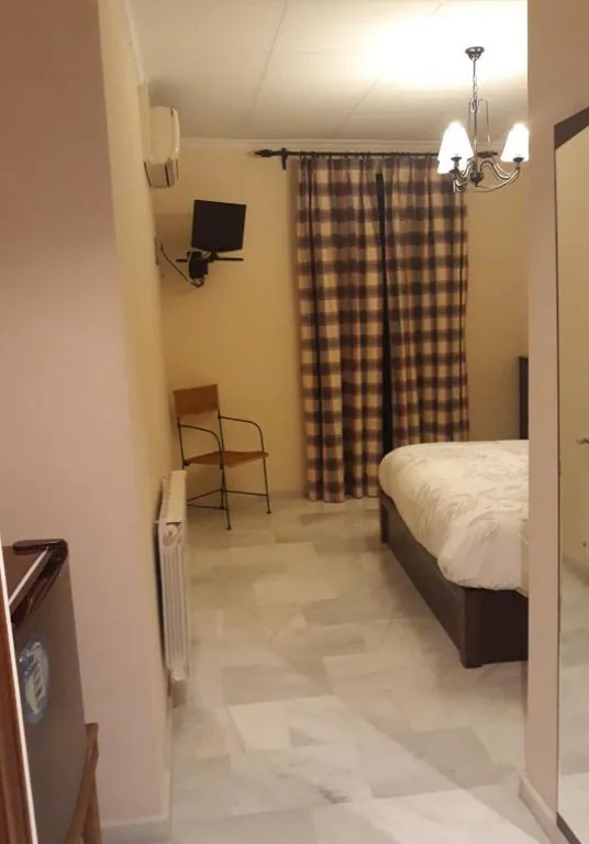 Habitación Doble Grande — Hostal Artiga