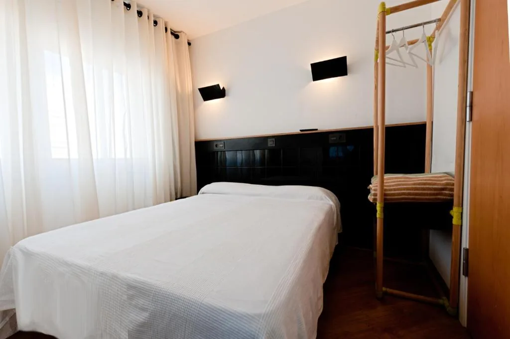 Doppelzimmer zur Einzelnutzung — Hostal Athenas